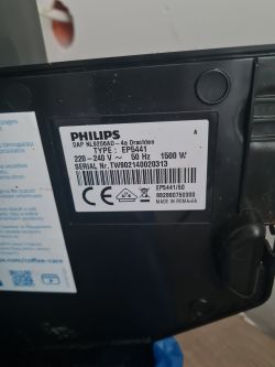 Etykieta urządzenia Philips z danymi technicznymi
