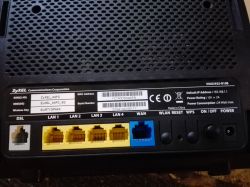 Dwa laptopy: jeden osiąga 400 Mb/s, drugi tylko 43 Mb/s na kablu