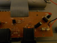 Jaka wartość rezystora R2 w konsoli TV Bos-3300A?