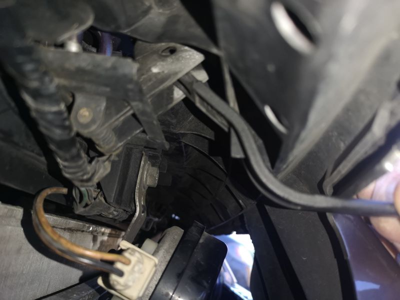 Renault Megane 2 1.6 16v 2002 - Awaryjne otwarcie przedniej maski