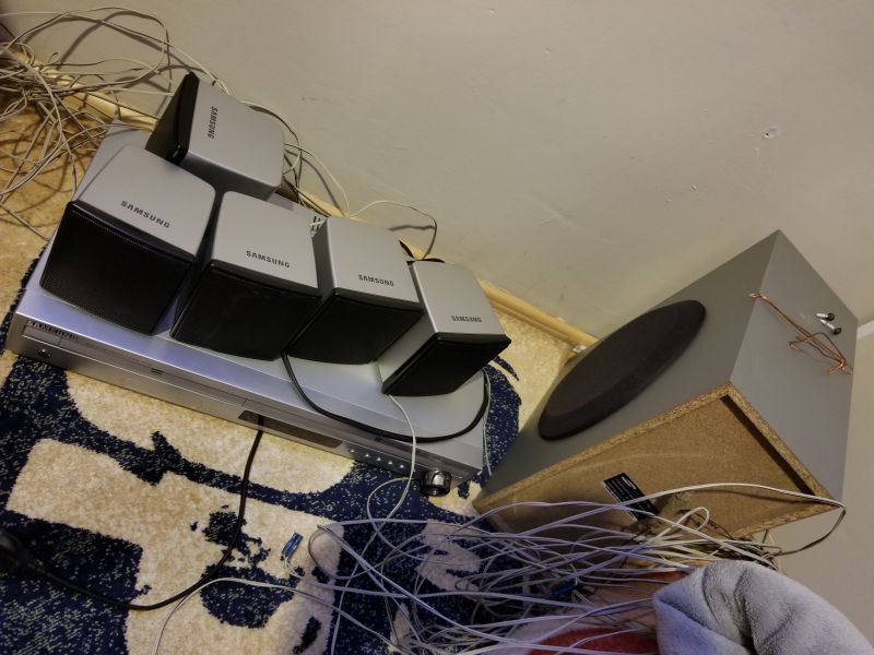 Wieża Panasonic SA-AK300, chciałbym dodać głośnik centralny