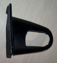 Z jakiego auta pochodzi ten plastik z zaślepką i logiem?