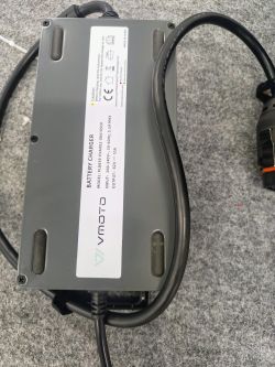 [Sprzedam] Nowe baterie trakcyjne Li-ion NCM 74V 30Ah z ładowarką sieciową