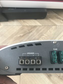 Jak prawidłowo podłączyć Rodek r1500a2 do 2x JBL GT5-12?