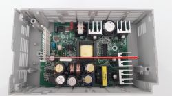 Wnętrze sterownika PLC MELSCEC iQ-F FX5U Wnętrze sterownika PLC MELSCEC iQ-F FX5U