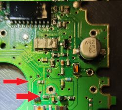 Wzmacniacz antenowy BMW E60 E61 9183564-01 - pomoc w identyfikacji 2 rezystorów