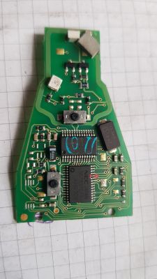 Mercedes c180 w203: Kluczyk rozładowuje baterie - czy wymienić płytkę?