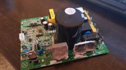 Sterownik od bieżni wyłącza ją, po minucie się restartuje