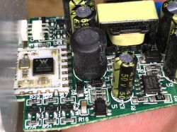 [W600 / AJ-05] Bakibo TB95 9W 1000lm RGBCWW Light