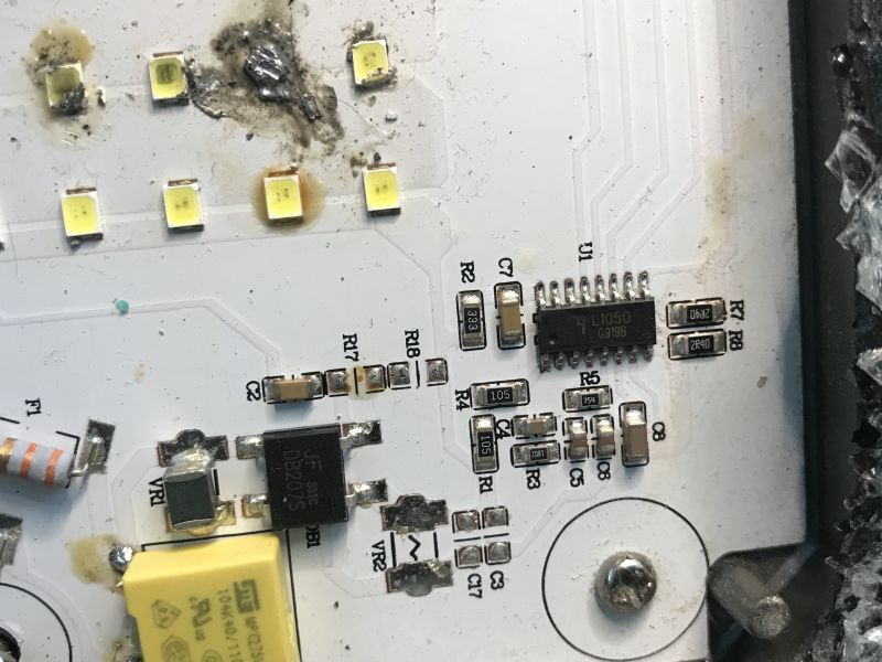 Interior, failure rate and construction of a 50W outdoor LED floodlight with motion sensor