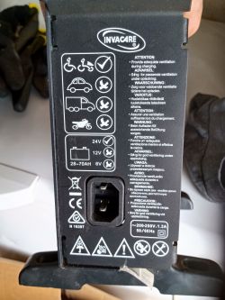 Spalona ładowarka Invacare WS230-1 do skutera inwalidzkiego: Wymiana kondensatora nie pomogła