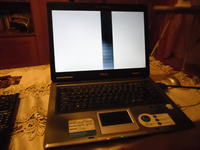 Asus z bialym monitorem - Problem, laptop pomocy:(Biały monitor z czarna kreska