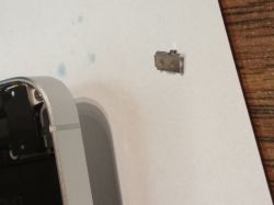 Jak wymienić wyświetlacz w iPhone SE? Jak wymienić wyświetlacz w iPhone SE?
