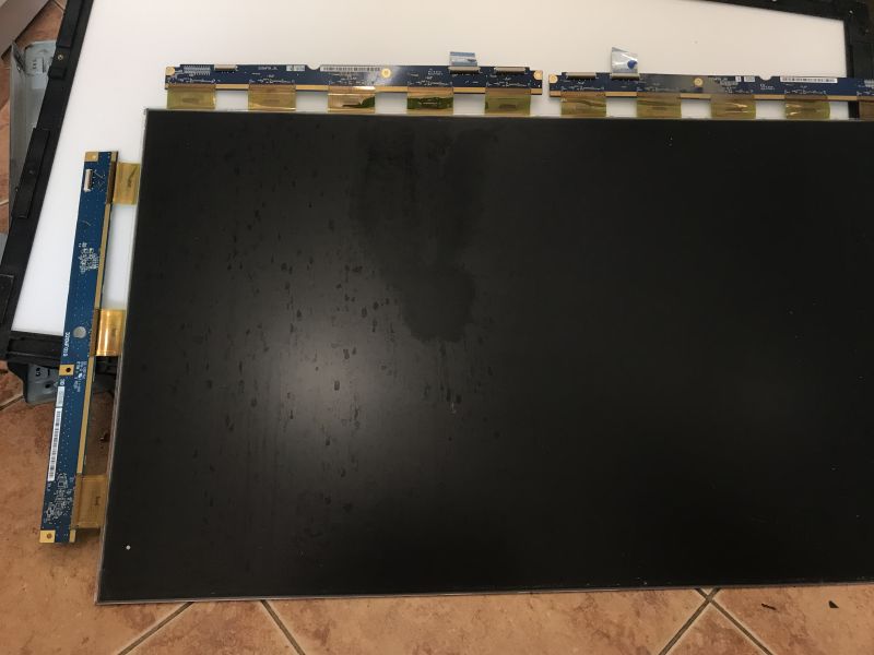 The inside of an old LG 32LC41 - what can be recovered from the inside? Atmega and transistors The inside of an old LG 32LC41 - what can be recovered from the inside? Atmega and transistors