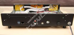 Panel tylny odtwarzacza audio DIY z portami USB, LAN, RCA i kablami wewnętrznymi