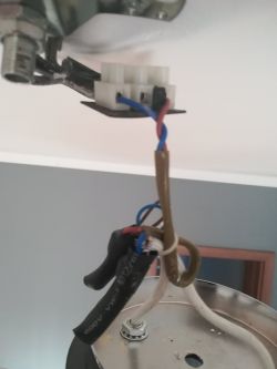 Jak podłączyć podwójny łącznik do lampy? Stara instalacja.