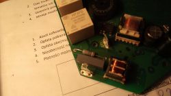 Płyta ceramiczna Amica PH6400- Nie działa zwarty kondensator 10uF/400V