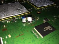 PS3 2504B - Jak naprawić uszkodzony kondensator K093 330 2,5V?