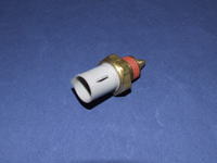 Ford Escort 1.4. z 1996 r. Miejsce czujnika temperatury silnika.