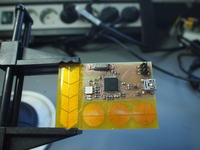 Obsługa przycisków dotykowych za pomocą mikrokontrolera AVR