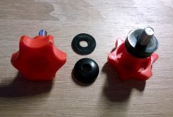 Akumulatorowa lampa robocza YATO YT-82961 – wnętrze urządzenia
