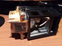Benq PE7700 - Włącza się na chwilę, po czym dioda "LAMP".