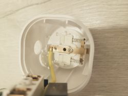 Interior of LIDL SAPM 1 A1 Interior of LIDL SAPM 1 A1 socket with visible metal parts and springs.