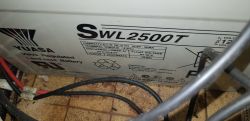 SWL 2500T 12V 90Ah – brak ładowania akumulatora w przyczepie kempingowej