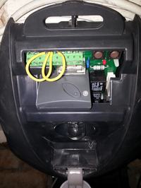 spido sam zamyka i otwiera oraz akceptuje inne piloty
