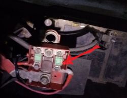 Renault Master 2006 - brak sterowania wtryskami, szukam schematu elektryki