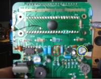 Miernik UNI-T M890c+. Szaleje gdy poruszam próbnikami