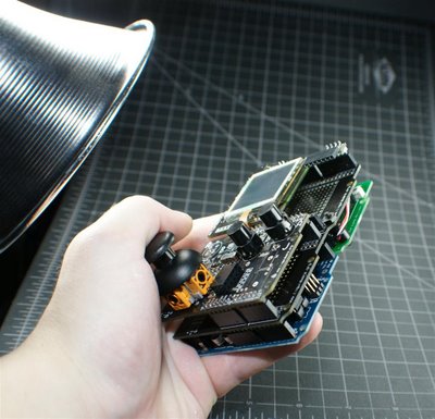 Game Boy open source, podstawą jest arduino.