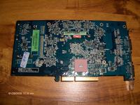 Sapphire Radeon x1950 PRO 512mb po której stronie wiatrak ?
