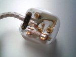 Grounded Plug Installation: Phase Placement Standards and Regulations