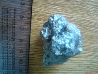 Dziwny kamień, dziwne znalezisko.