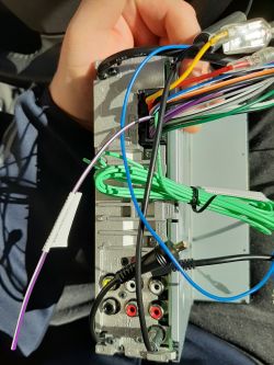 Saab 93 2008 r. - Wymiana fabrycznego radia w saabie 93