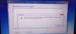 Komunikat błędu podczas instalacji Windows 7 na laptopie.