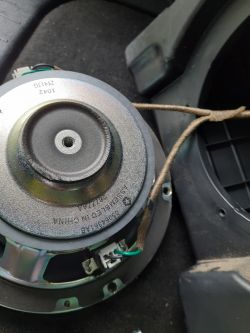 [FIAT FREEMONT] - Montaż subwoofera na akcesoryjnym wzmacniaczu