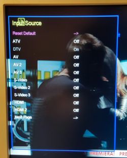 TV Samsung LE32A330J1N samoczynnie wyłącza się i włącza - naprawa