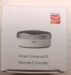 Smart Universal IR Remote Controller Tuya Box Box of Smart Universal IR Remote Controller with Tuya logo.