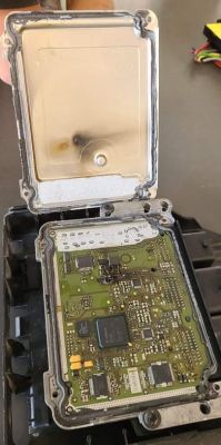 Peugeot 207 1.6 thp 5fx - spalony sterownik, co mogło być przyczyną