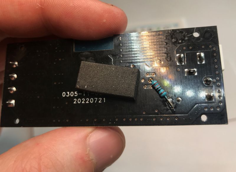 LED Controller EC79901 with WiFi CB3S – Internal View LED controller EC79901 opened, showing electronic components and CB3S WiFi module on the PCB.