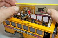 Idealny prezent na gwiazdkę - słoneczny autobus - zabawka