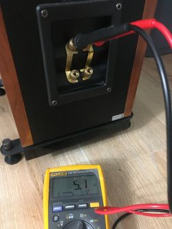 Zestaw 5.1 Jamo 606 z amplitunerem Onkyo 606 - Rezystancja górnej sekcji kolumn w MΩ