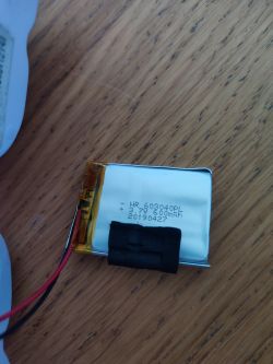 Wymiana akumulatorka. Zabawka odtwarzacz Króliczek Alilo