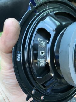 Peugeot 206 - Jak podłączyć głośniki