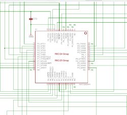 Fragment schematu elektronicznego z mikrokontrolerem R5F21258SNFP i oznaczeniem kondensatora C73.