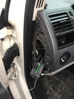 VW T5 2003: Jak wyłączyć alarm bez kluczyka? Szukam serwisu w Lublinie