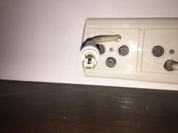 Jak poprawnie połączyć kable antenowe do TV? Brak sygnału i klatkowanie obrazu