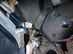 Focus 2000 1.6 benzyna - Uniwersalny sterownik zamka. Jak podłączyć.